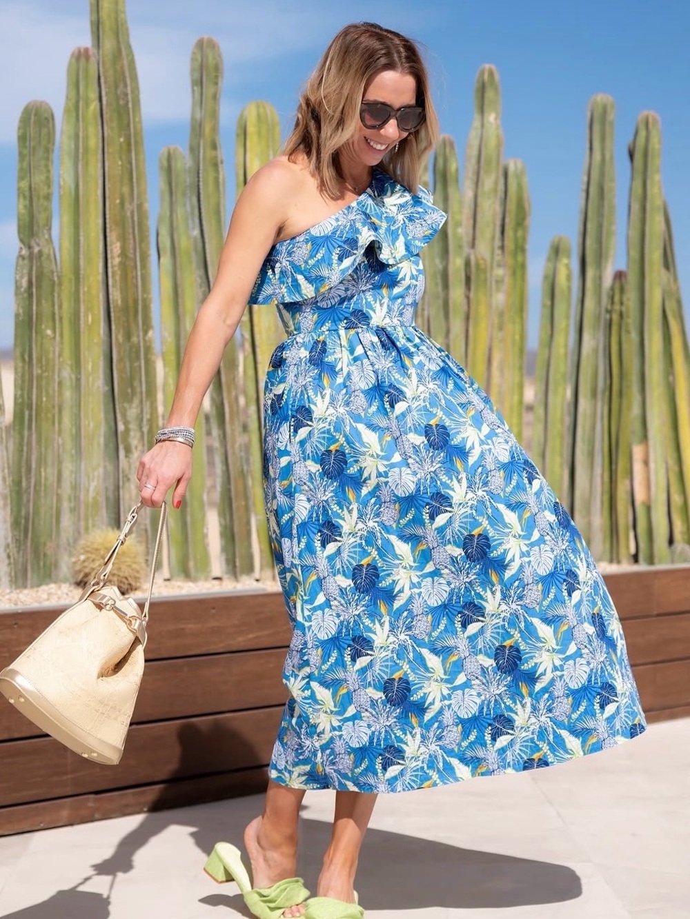 Avara Nita One-Shoulder Tropical Midi Dress | Size Small